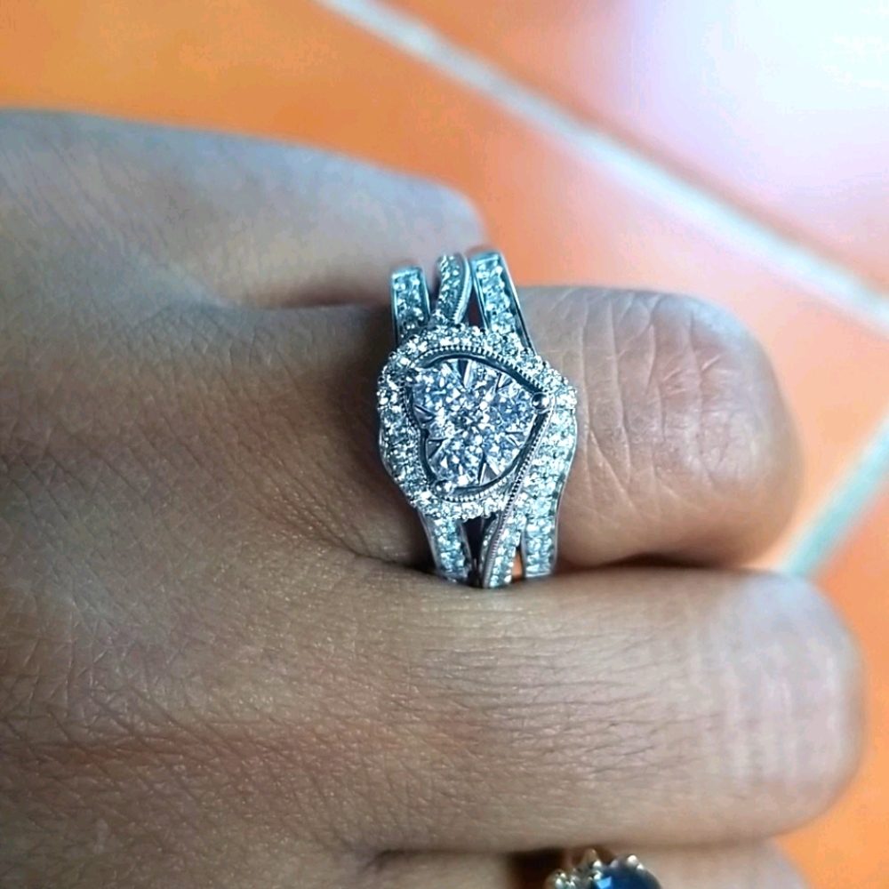 Dimond ring !3ct tw in 14 k gold